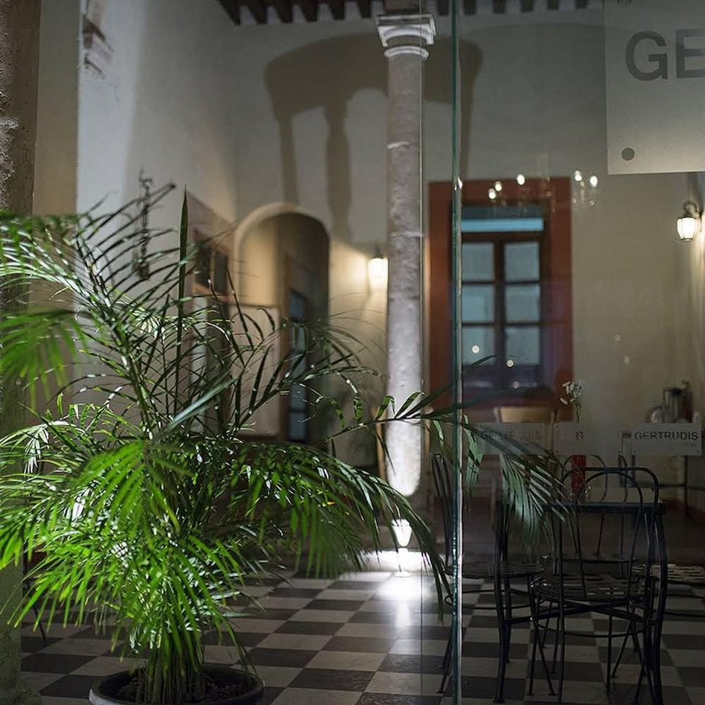 Gertrudis Hotel Морелия Экстерьер фото