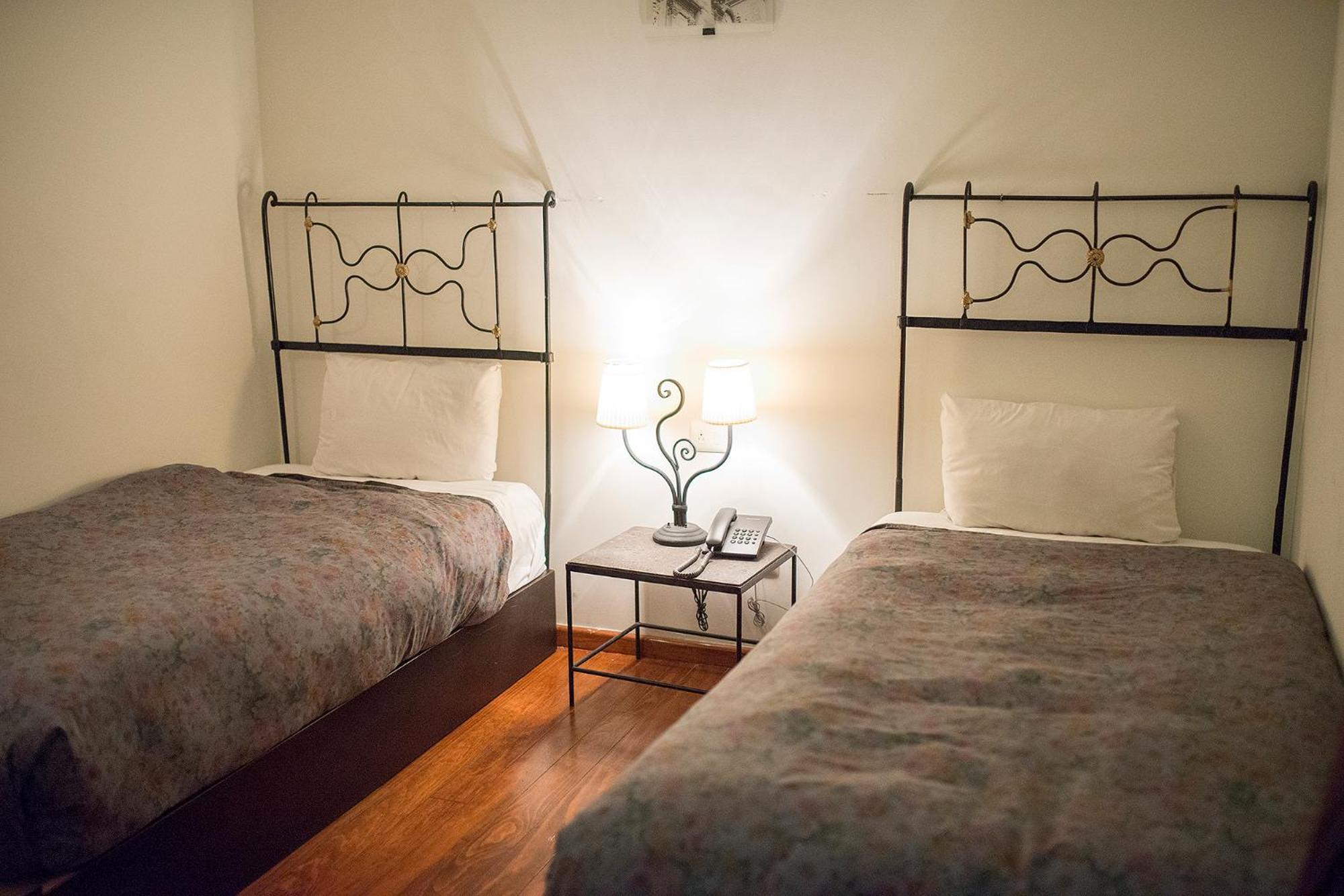 Gertrudis Hotel Морелия Экстерьер фото